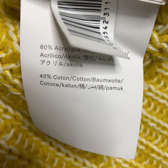 Yellow & White Crewneck Knit Sweater - Picture 9 of 13